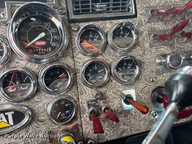 image for item MX9251 2000 Peterbilt 379 semi truck