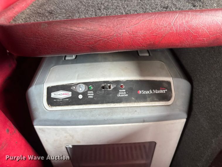 image for item MX9251 2000 Peterbilt 379 semi truck