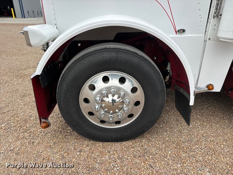 image for item MX9251 2000 Peterbilt 379 semi truck