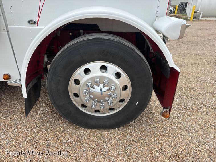 image for item MX9251 2000 Peterbilt 379 semi truck