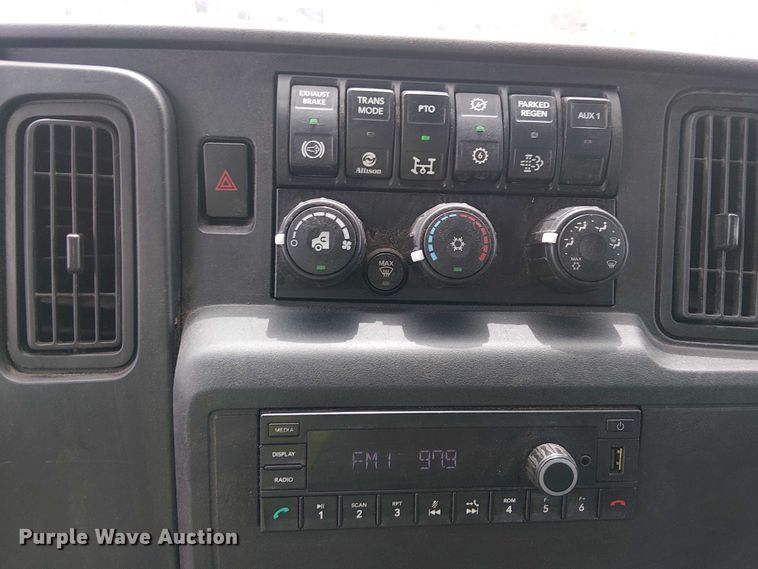 image for item YA1265 2022 International MV607 rollback truck