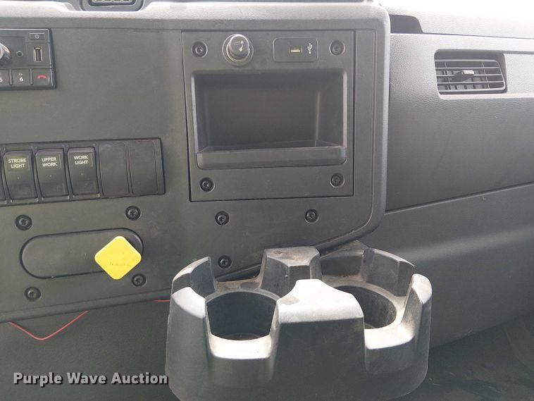 image for item YA1265 2022 International MV607 rollback truck