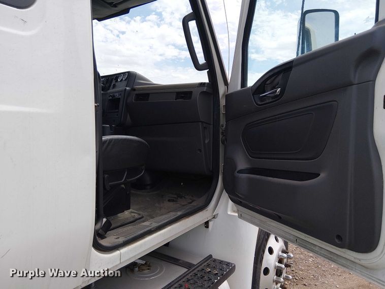 image for item YA1265 2022 International MV607 rollback truck