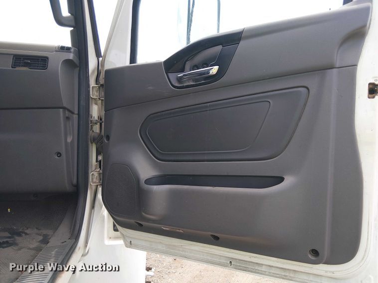 image for item YA1265 2022 International MV607 rollback truck