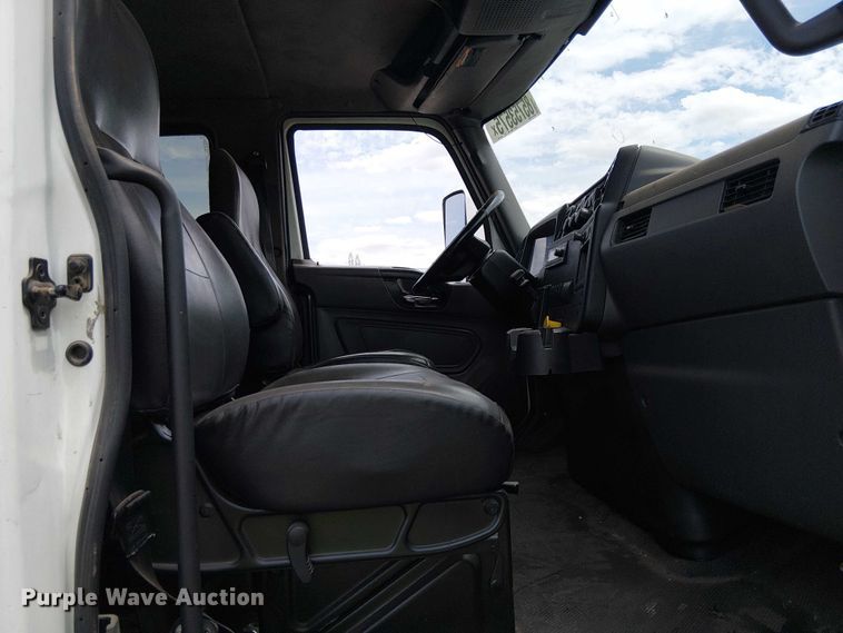 image for item YA1265 2022 International MV607 rollback truck