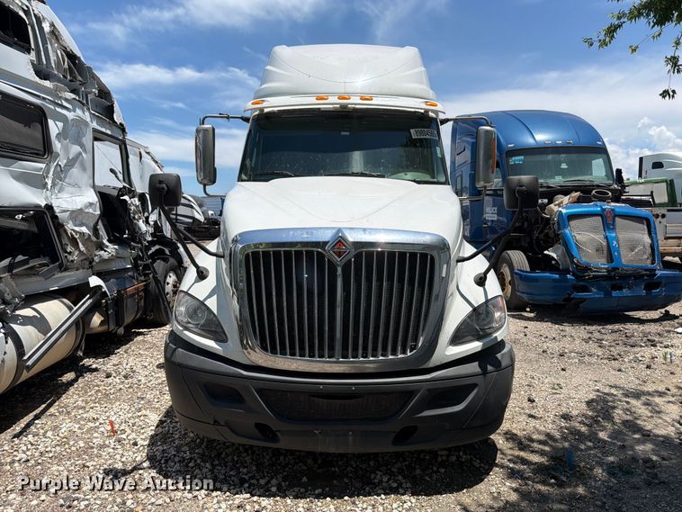 image for item YA1395 2016 International ProStar Plus semi truck