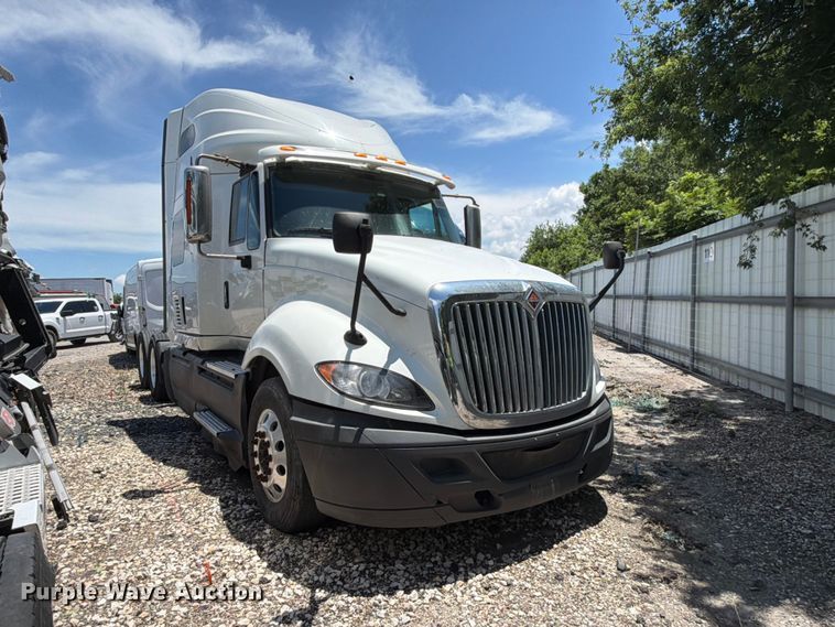 image for item YA1395 2016 International ProStar Plus semi truck