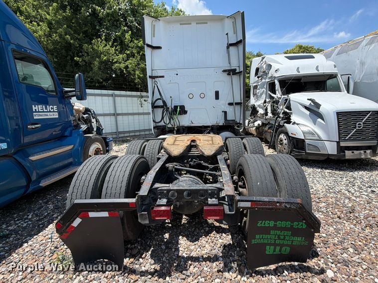 image for item YA1395 2016 International ProStar Plus semi truck