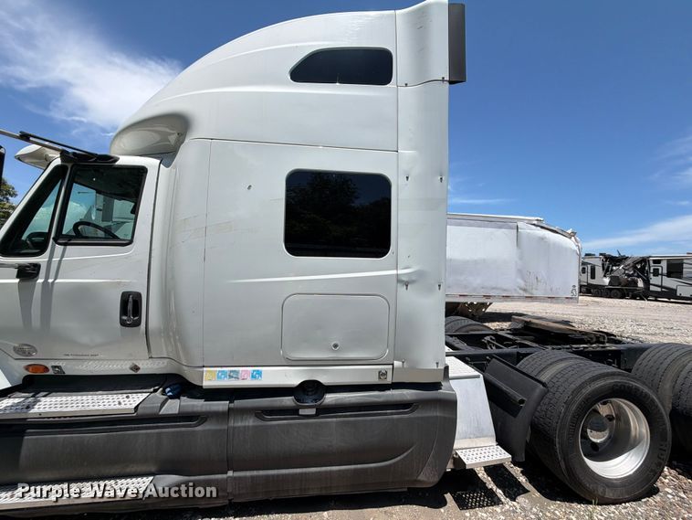 image for item YA1395 2016 International ProStar Plus semi truck
