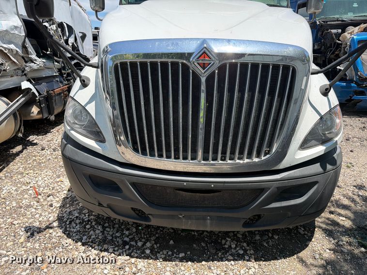 image for item YA1395 2016 International ProStar Plus semi truck