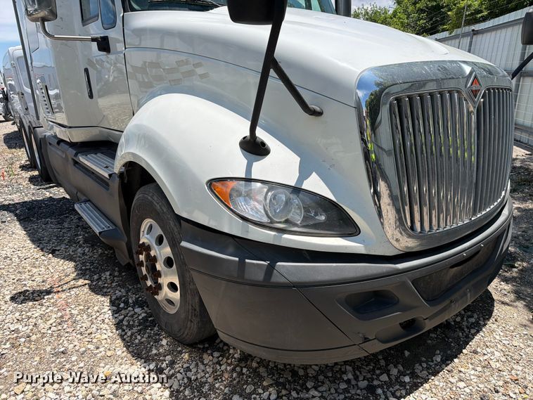 image for item YA1395 2016 International ProStar Plus semi truck
