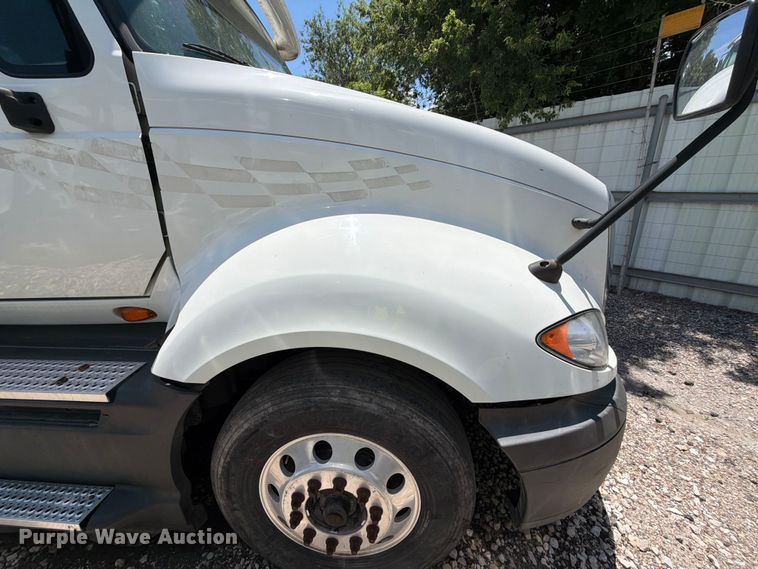 image for item YA1395 2016 International ProStar Plus semi truck