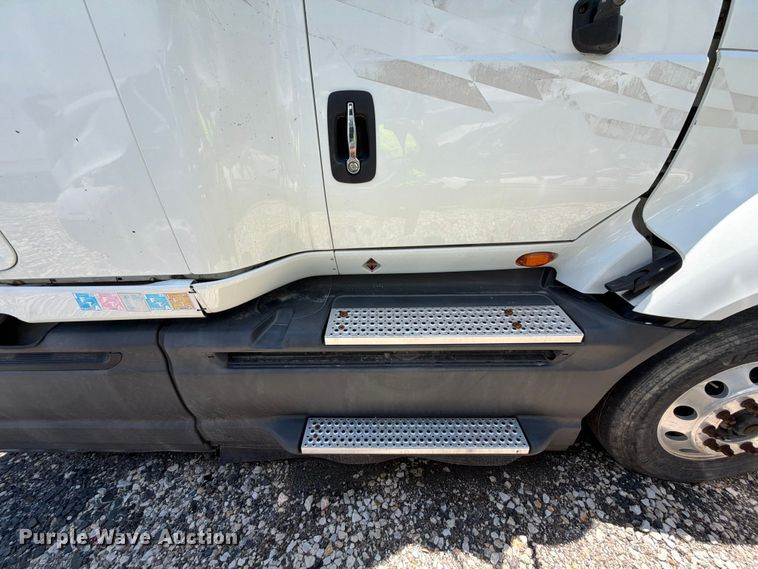 image for item YA1395 2016 International ProStar Plus semi truck