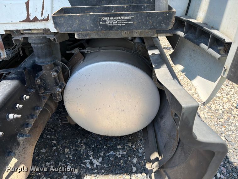 image for item YA1395 2016 International ProStar Plus semi truck