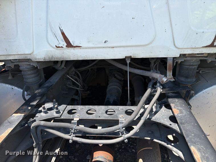image for item YA1395 2016 International ProStar Plus semi truck