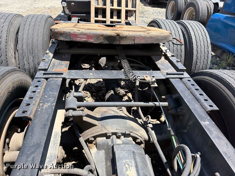 image for item YA1395 2016 International ProStar Plus semi truck