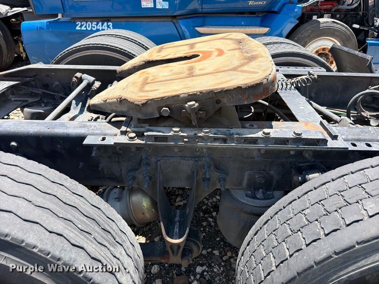 image for item YA1395 2016 International ProStar Plus semi truck