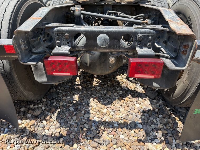 image for item YA1395 2016 International ProStar Plus semi truck