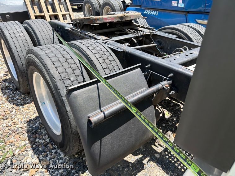 image for item YA1395 2016 International ProStar Plus semi truck
