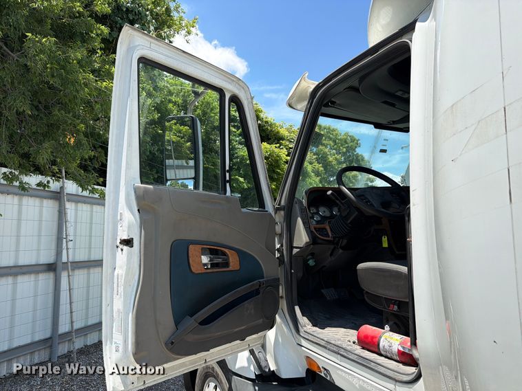 image for item YA1395 2016 International ProStar Plus semi truck