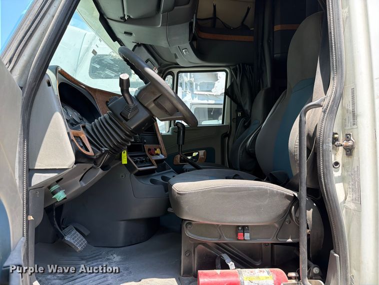 image for item YA1395 2016 International ProStar Plus semi truck