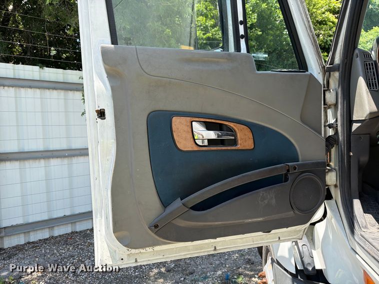 image for item YA1395 2016 International ProStar Plus semi truck