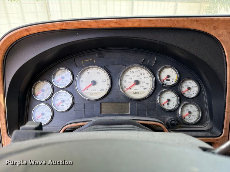 image for item YA1395 2016 International ProStar Plus semi truck