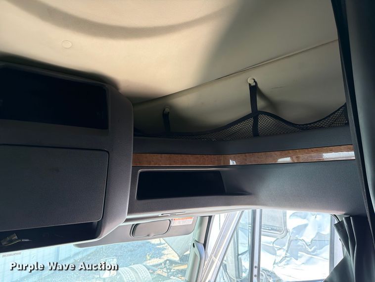 image for item YA1395 2016 International ProStar Plus semi truck