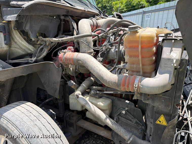 image for item YA1395 2016 International ProStar Plus semi truck