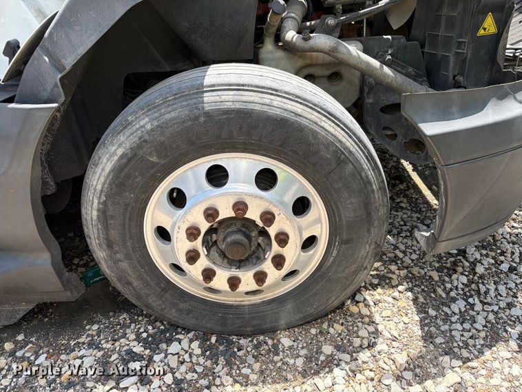 image for item YA1395 2016 International ProStar Plus semi truck