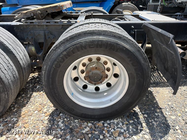 image for item YA1395 2016 International ProStar Plus semi truck