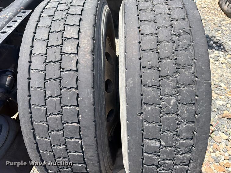 image for item YA1395 2016 International ProStar Plus semi truck
