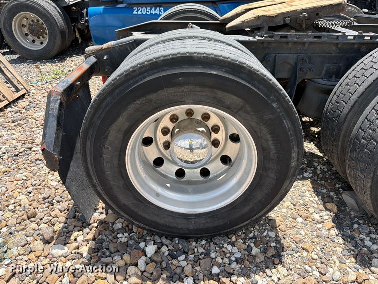 image for item YA1395 2016 International ProStar Plus semi truck