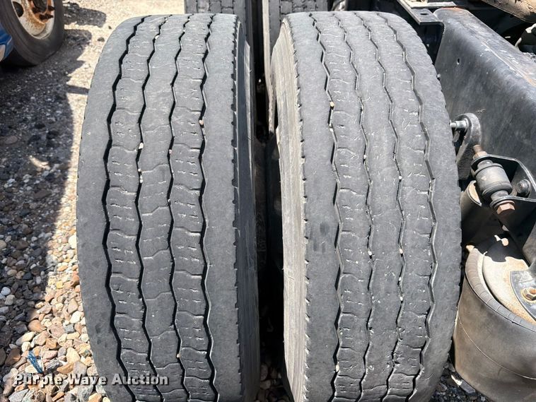 image for item YA1395 2016 International ProStar Plus semi truck