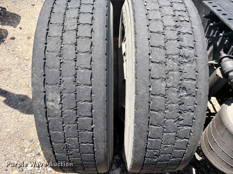 image for item YA1395 2016 International ProStar Plus semi truck