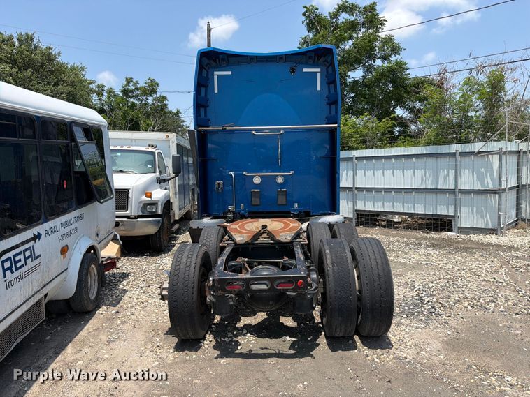 image for item YA1605 2019 Peterbilt 579 semi truck