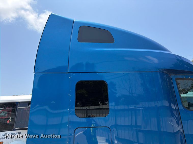 image for item YA1605 2019 Peterbilt 579 semi truck