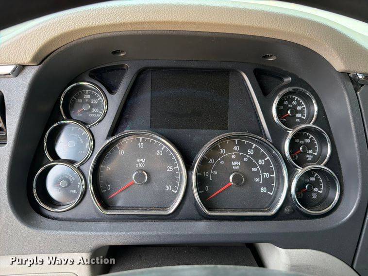 image for item YA1605 2019 Peterbilt 579 semi truck