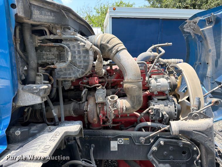 image for item YA1605 2019 Peterbilt 579 semi truck