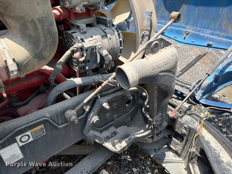 image for item YA1605 2019 Peterbilt 579 semi truck