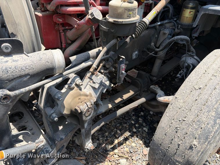 image for item YA1605 2019 Peterbilt 579 semi truck
