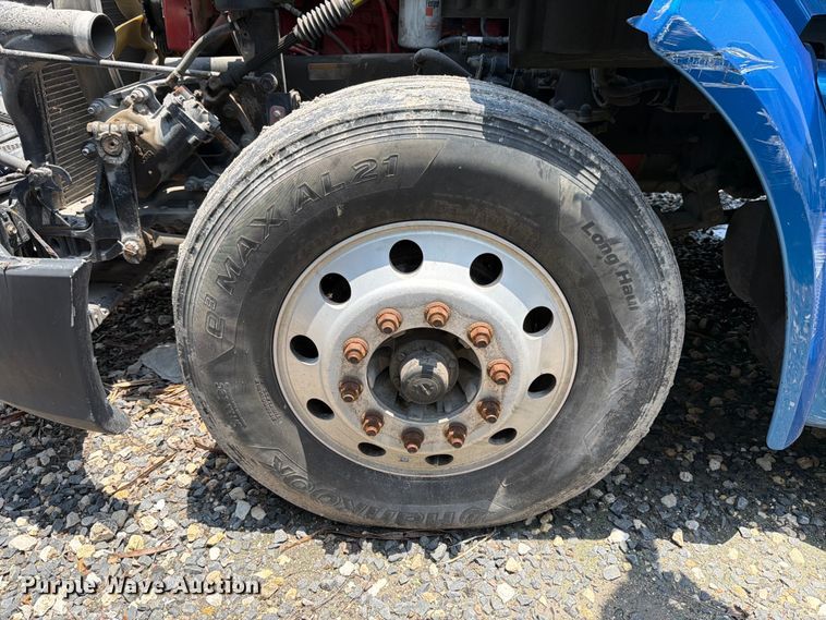 image for item YA1605 2019 Peterbilt 579 semi truck