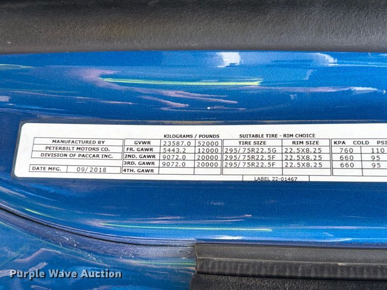 image for item YA1605 2019 Peterbilt 579 semi truck