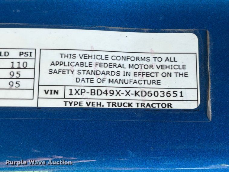 image for item YA1605 2019 Peterbilt 579 semi truck