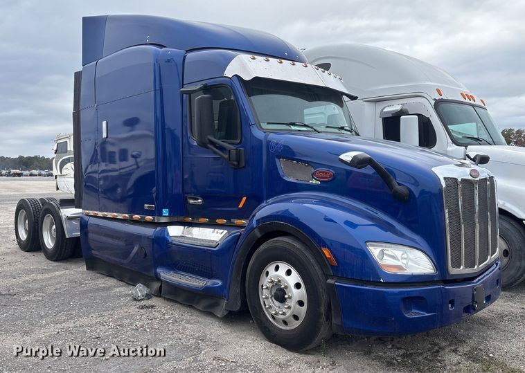 image for item YA1626 2019 Peterbilt 579 semi truck