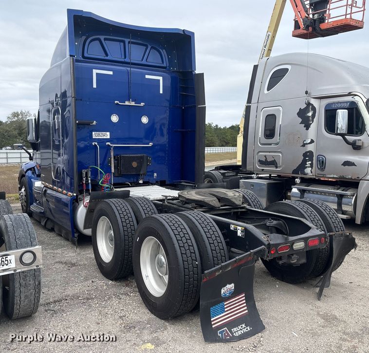 image for item YA1626 2019 Peterbilt 579 semi truck