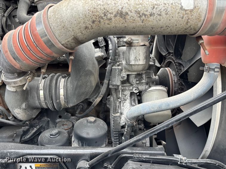 image for item YA1626 2019 Peterbilt 579 semi truck