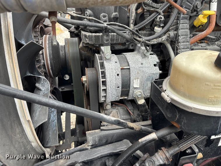 image for item YA1626 2019 Peterbilt 579 semi truck