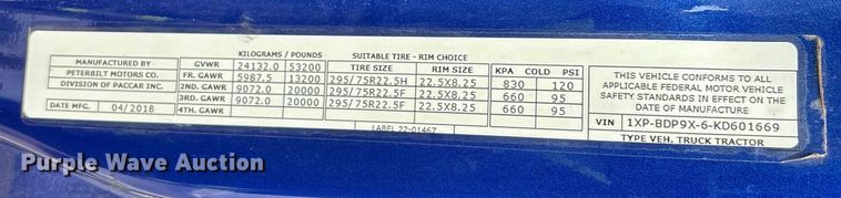 image for item YA1626 2019 Peterbilt 579 semi truck