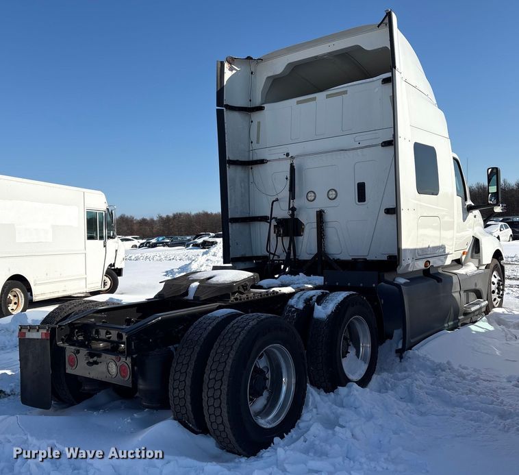 image for item YA1668 2019 International LT625 semi truck